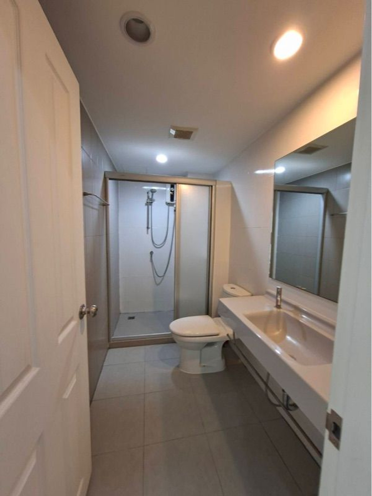 For SaleCondoPattanakan, Srinakarin : 70 sq m, 3 bedrooms, 2 bathrooms, 18th floor, U Delight Residence Condo, Phatthanakan Thonglor.