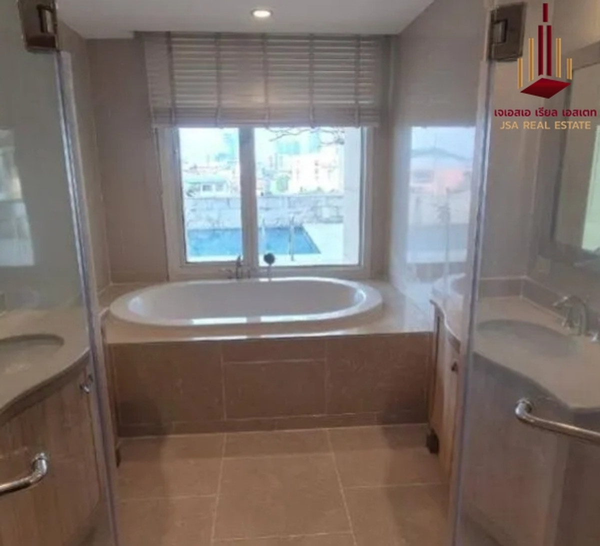 ขายคอนโดสาทร นราธิวาส : ✨ For Sale: The Empire Place Condo ✨  💰 Only 45,000,000 THB