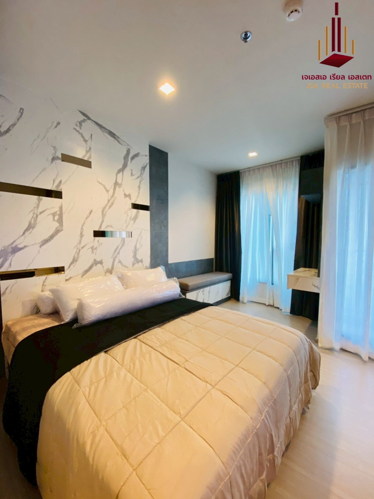 ให้เช่าคอนโดพระราม 9 เพชรบุรีตัดใหม่ RCA : ✨ For Rent: Life Asoke - Rama 9 Condo ✨ 💰 Only 17,000 THB/month