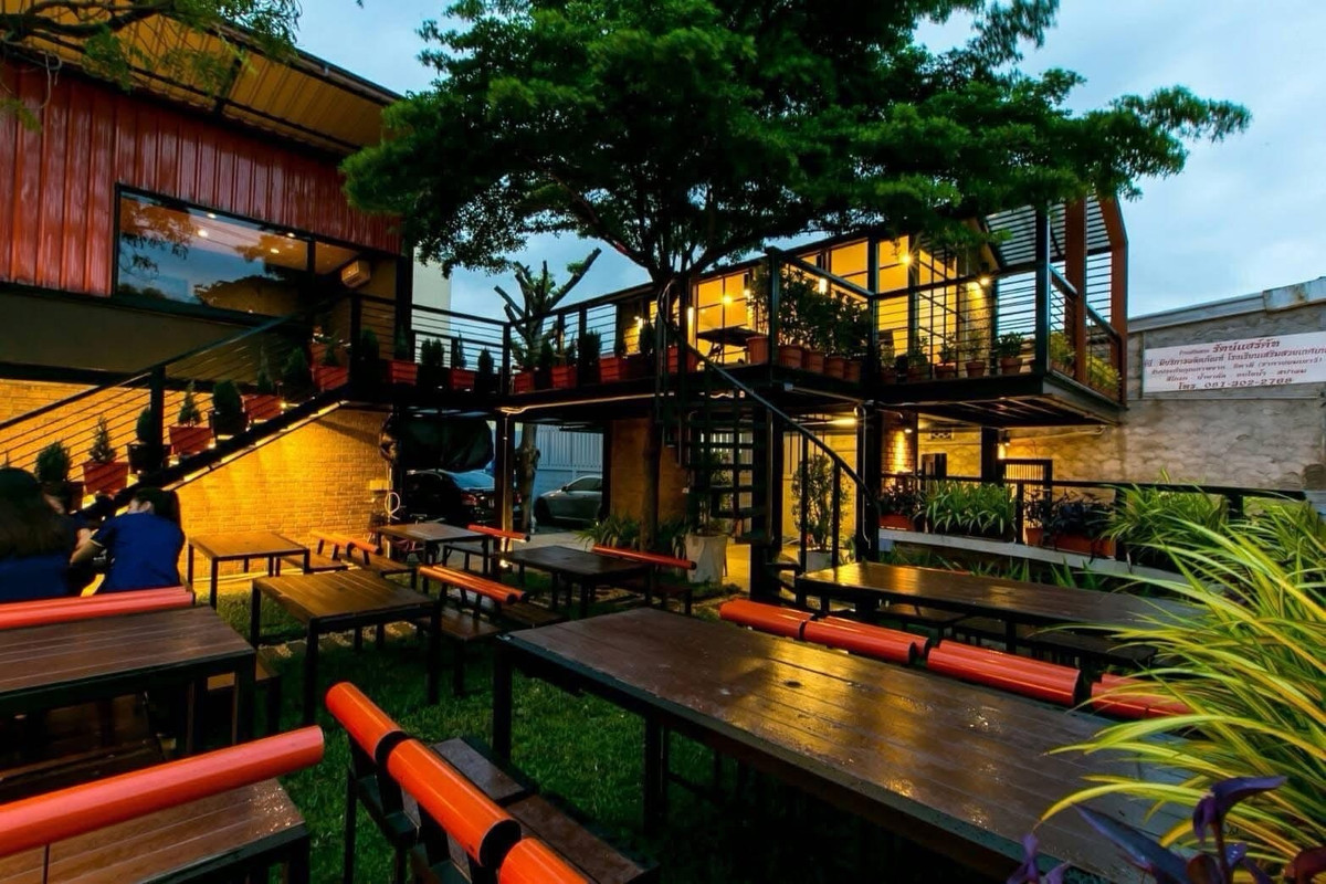 Shop HouseKasetsart, Ratchayothin : 📢👇Start your business in a prime location in Soi Sena Nikhom, with convenient access from Kaset-Nawamin, Phahonyothin, and Ladprao Roads.Ideal for many kind of business or office