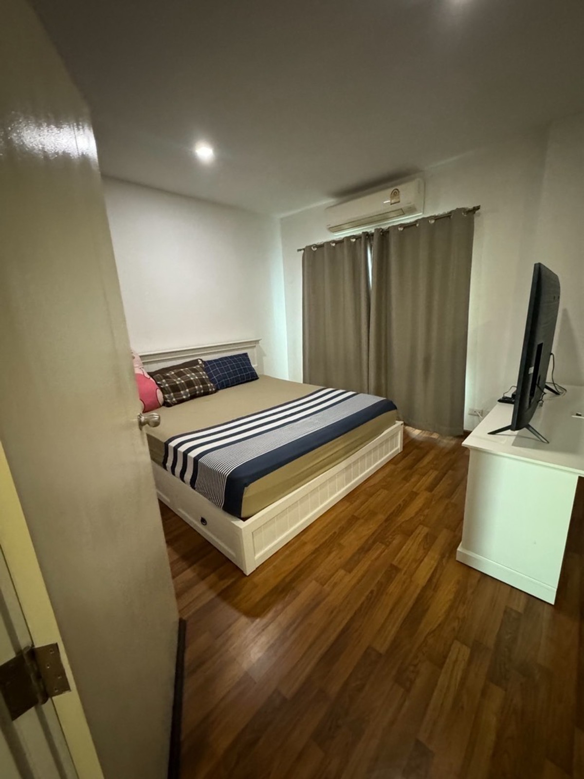 For RentTownhomePattanakan, Srinakarin : Townhome for rent, Pruksa Ville 73, Phatthanakan 38, fully furnished, ready to move in, 3 bedrooms, 2 bathrooms, special price 30,000 baht, small pets welcome 🐶🐱, convenient travel.