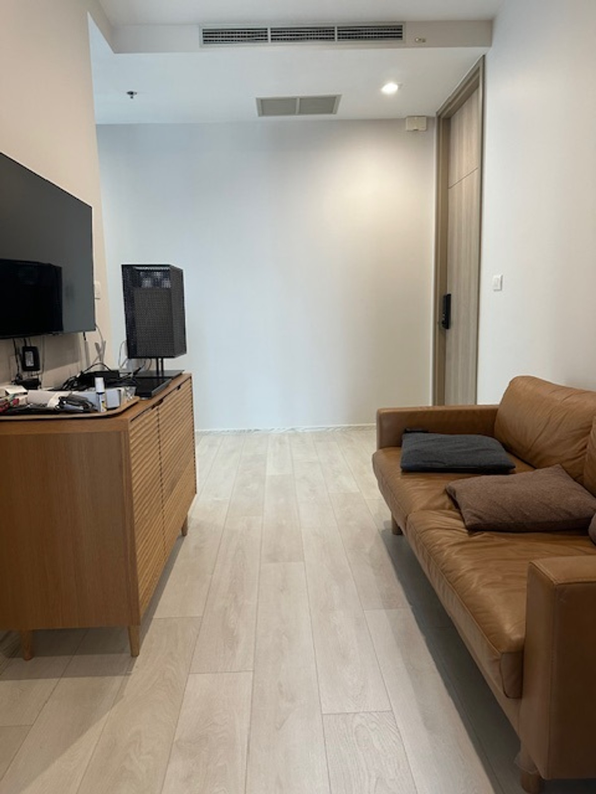 For SaleCondoWitthayu, Chidlom, Langsuan, Ploenchit : Fully furnished, high floor, Ploenchit zone, 1 bedroom, 1 bathroom, next to BTS Ploenchit 081-245-7349
