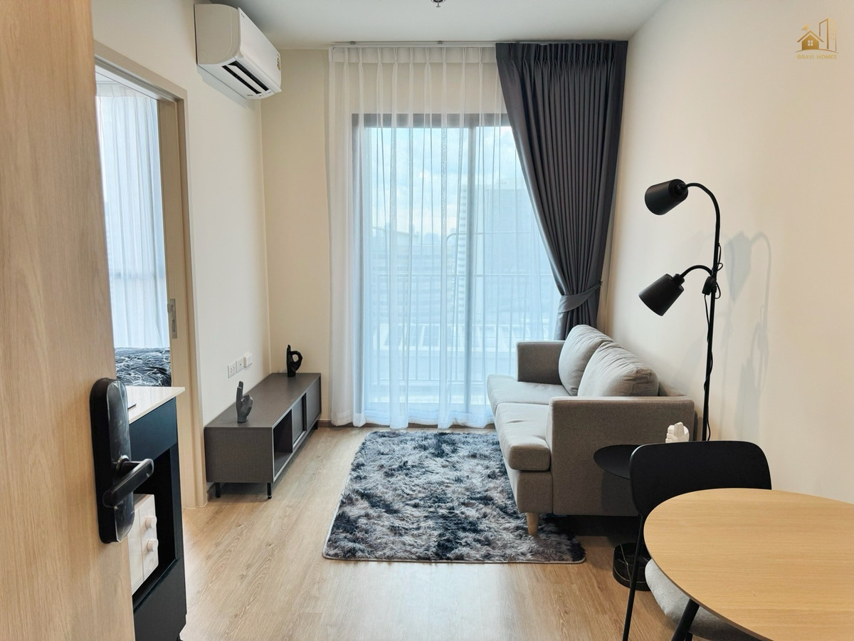 For RentCondoRama9, Petchburi, RCA : Rent adjusted to only 18,000‼️ (corner room)