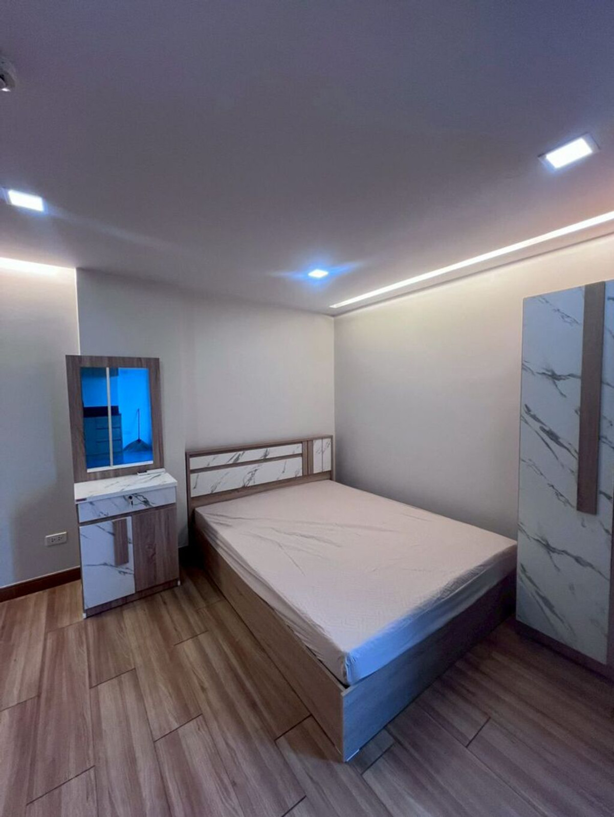 For RentCondoSamut Prakan,Samrong : For Rent Onvida Grand Condo Unit 2225/63(718) 