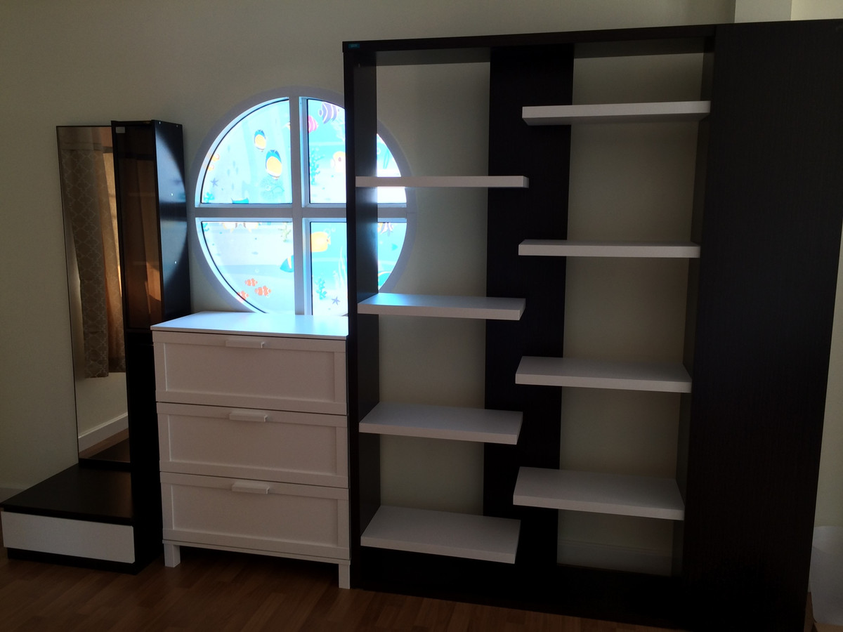 For RentHouseLadkrabang, Suwannaphum Airport : Beautiful house for rent, Chuan Chuen Village, On Nut, Sukhapiban 2 Road, size 52 sq m. Rental price 45,000 baht/month.