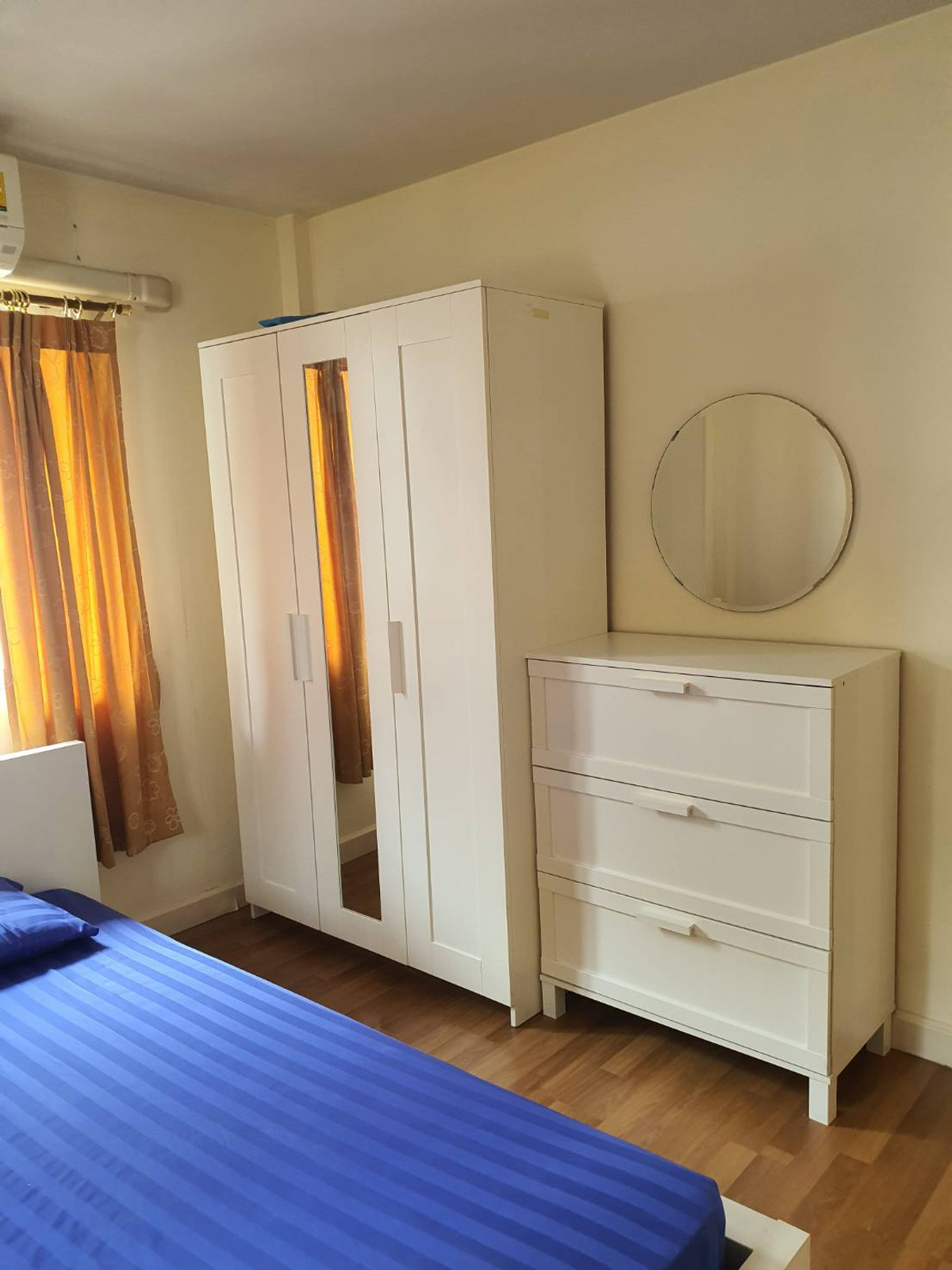 For RentHouseLadkrabang, Suwannaphum Airport : Beautiful house for rent, Chuan Chuen Village, On Nut, Sukhapiban 2 Road, size 52 sq m. Rental price 45,000 baht/month.