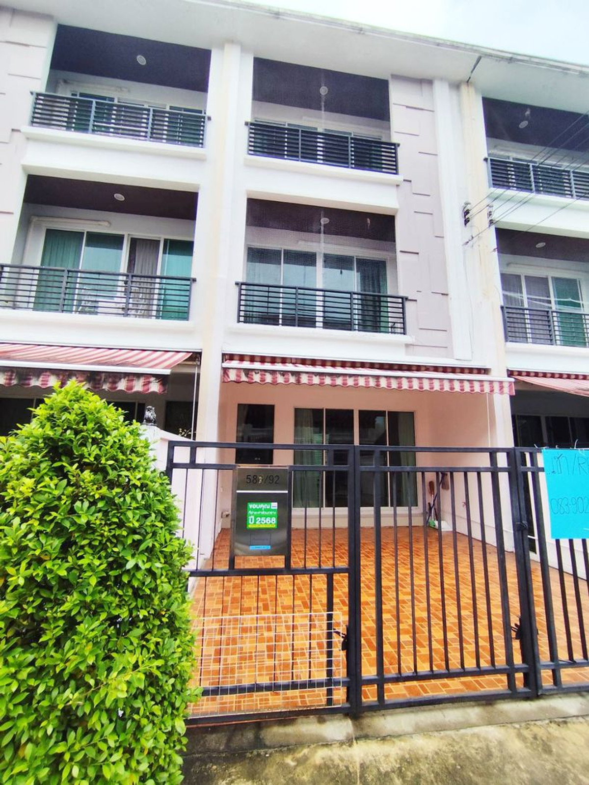 For RentTownhomeLadprao101, Happy Land, The Mall Bang Kapi : ⚡ For rent, 3-story townhome, Baan Klang Muang, Lat Phrao 87, near BTS, size 22 sq m. ⚡