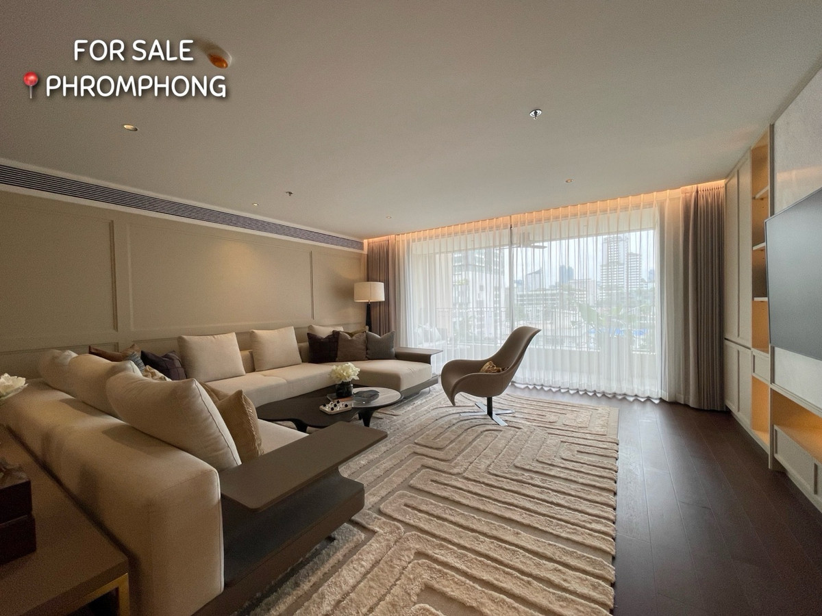 For SaleCondoSukhumvit, Asoke, Thonglor : Luxurious Modern Classic style penthouse near the EM District 📍 
 
 Pets Friendly Residence 🐶🐱