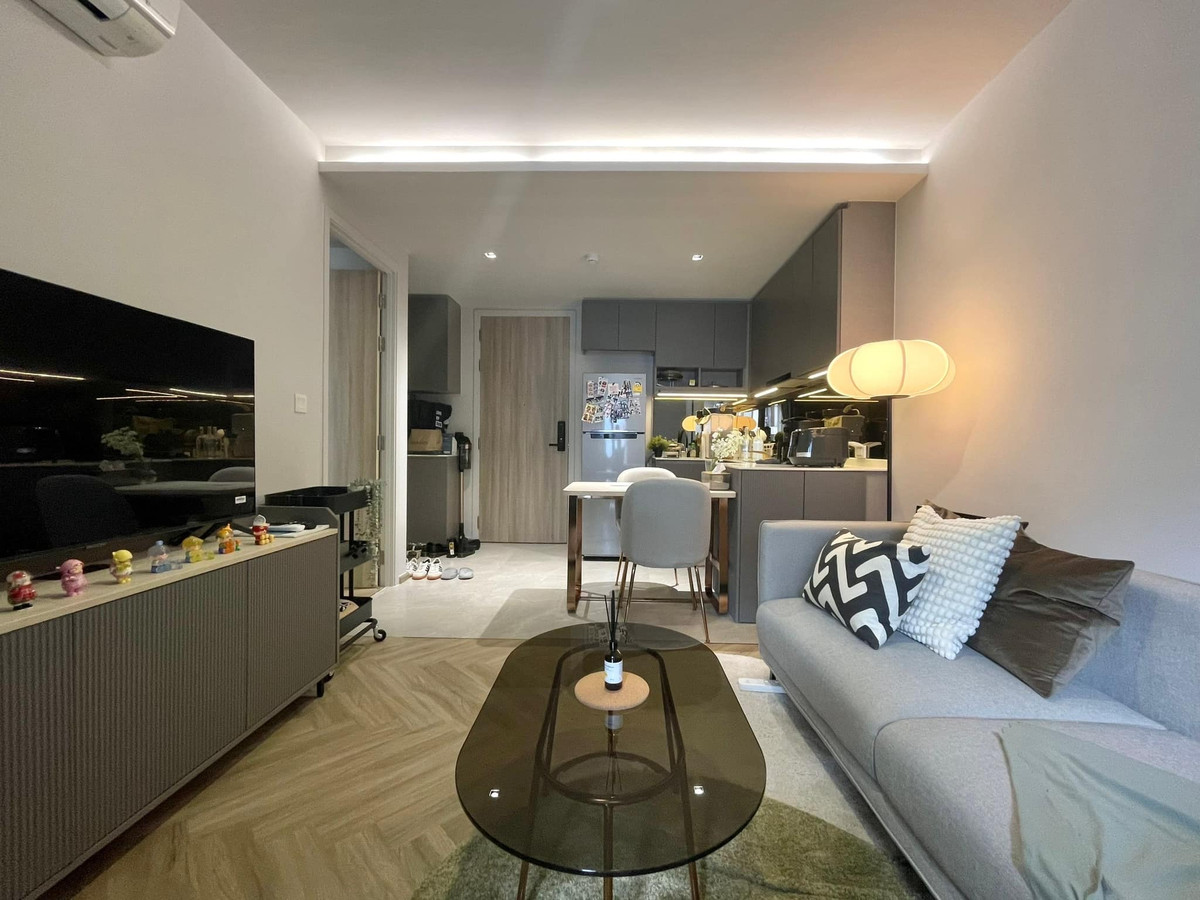For RentCondoSukhumvit, Asoke, Thonglor : Chapter Thonglor 25, new condo in the heart of Thonglor, cheapest, 2 bedrooms, 2 bathrooms, parking, ready to move in, 47,000 baht/month, hottest deal. Make a decision quickly!