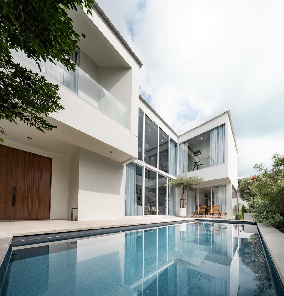 For SaleHouseChokchai 4, Ladprao 71, Ladprao 48, : 🏛️ New house for sale, self-built, ready to move in, good location, hard to find, Lat Phrao area 64✨ 2-story detached house with swimming pool Usable area 440 sq m., land 100 sq m. | 3 bedrooms, 5 bathrooms, 4 parking spaces, only 30 MB!!! Contact to make