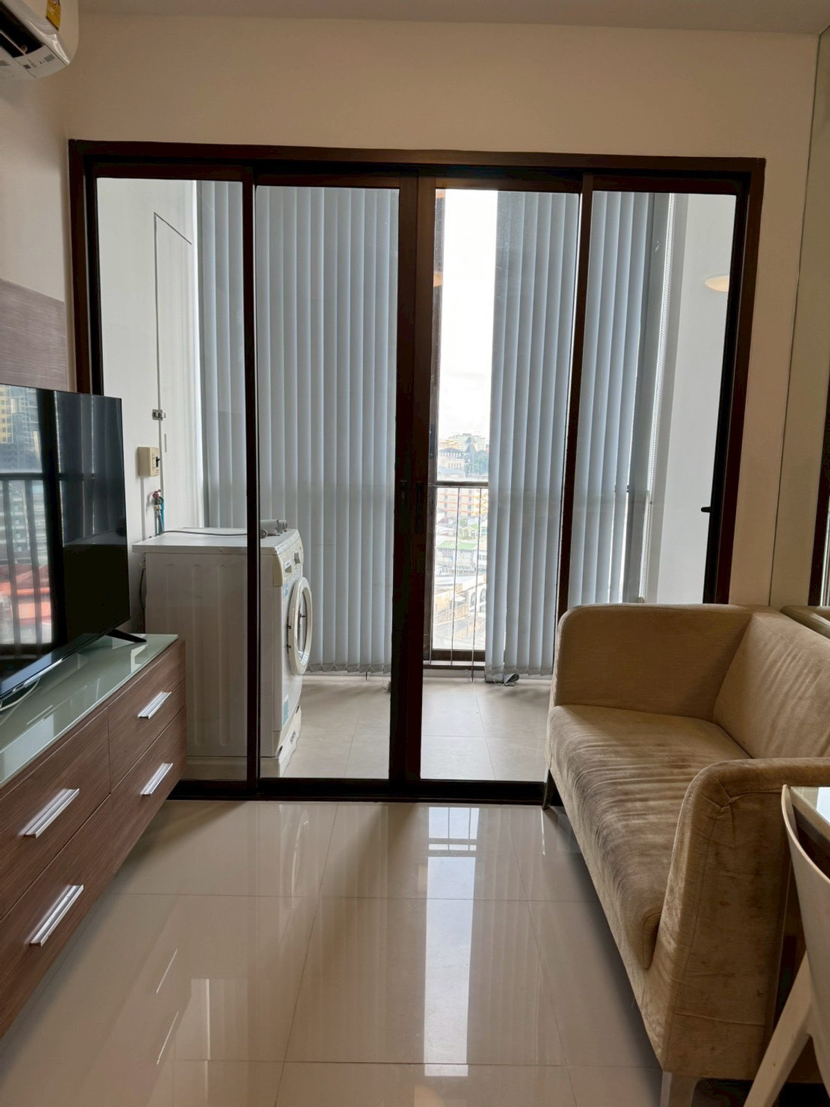 ให้เช่าคอนโดอ่อนนุช อุดมสุข : ปล่อยถูก ห้องใหญ่ เช่า 1 ห้องนอน 1 ห้องน้ำ ไอดีโอ มิกซ์ สุขุมวิท 103 Ideo Mix Sukhumvit 103