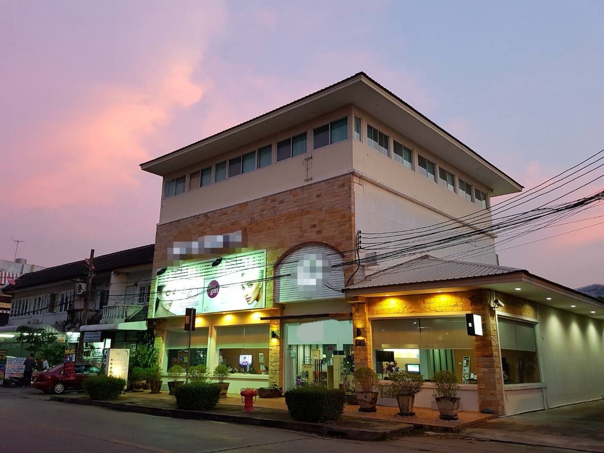 ขายที่ดินเกษตรศาสตร์ รัชโยธิน : ขายกิจการความงาม+ พร้อมบ้านที่ดิน 392 ตรว. ที่จอดรถ 15 คัน++ราคา 145 ล้านบาท ค่าใช้จ่ายค่าโอนคนละครึ่ง (ต่อรองได้)