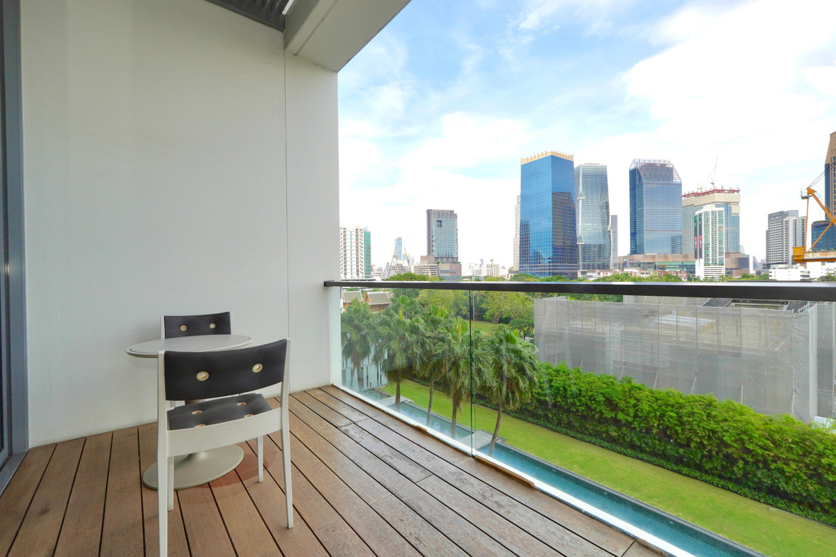 For SaleCondoSathorn, Narathiwat : Special Price‼️Luxury Condo in Sathorn, resort atmosphere, only 1 km. from One Bangkok & MRT📍The Sukhothai Residence, very good condition, facing east.
