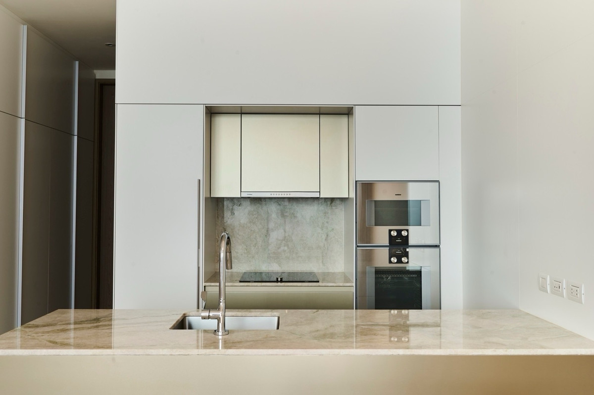 For RentCondoWitthayu, Chidlom, Langsuan, Ploenchit : Here it is, a beautiful room from the luxury project Scope Langsuan, width up to 85 sqm, 1 bedroom type, high floor, beautiful view, rent only 160k, close to central Chidlom, just 170 m., next to BTS Chidlom. If interested, make an appointment to see the 