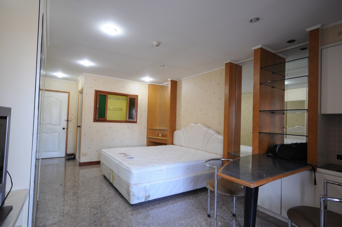 For RentCondoSiam Paragon ,Chulalongkorn,Samyan : Baan Kasemsan Condo 35 sq.m. Eng 中 日 Please add LINE ID @806qphgn o8415o5483