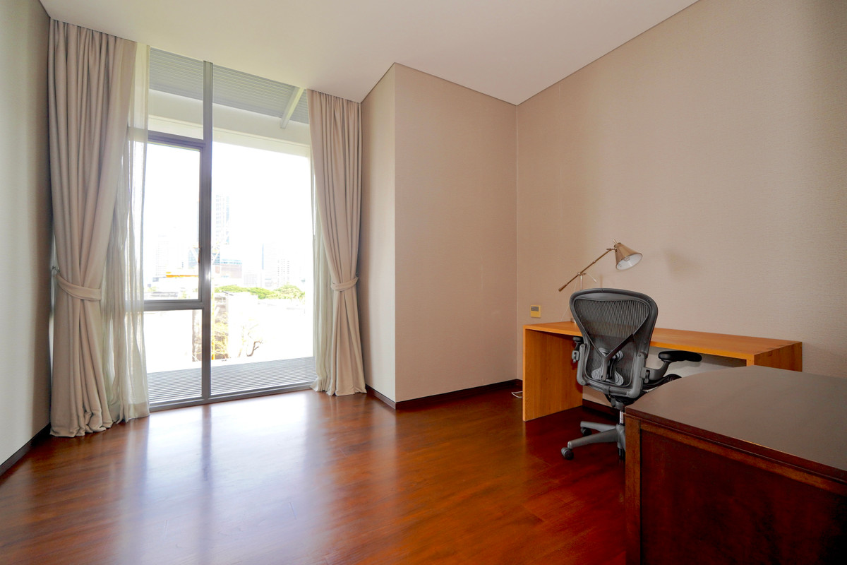 ขายคอนโดสาทร นราธิวาส : ราคาสุดพิเศษ‼️คอนโดหรูบรรยากาศ resort เพียง 1 กม.จาก One Bangkok & MRT📍The Sukhothai Residence สภาพดีมาก วิว One Bangkok 