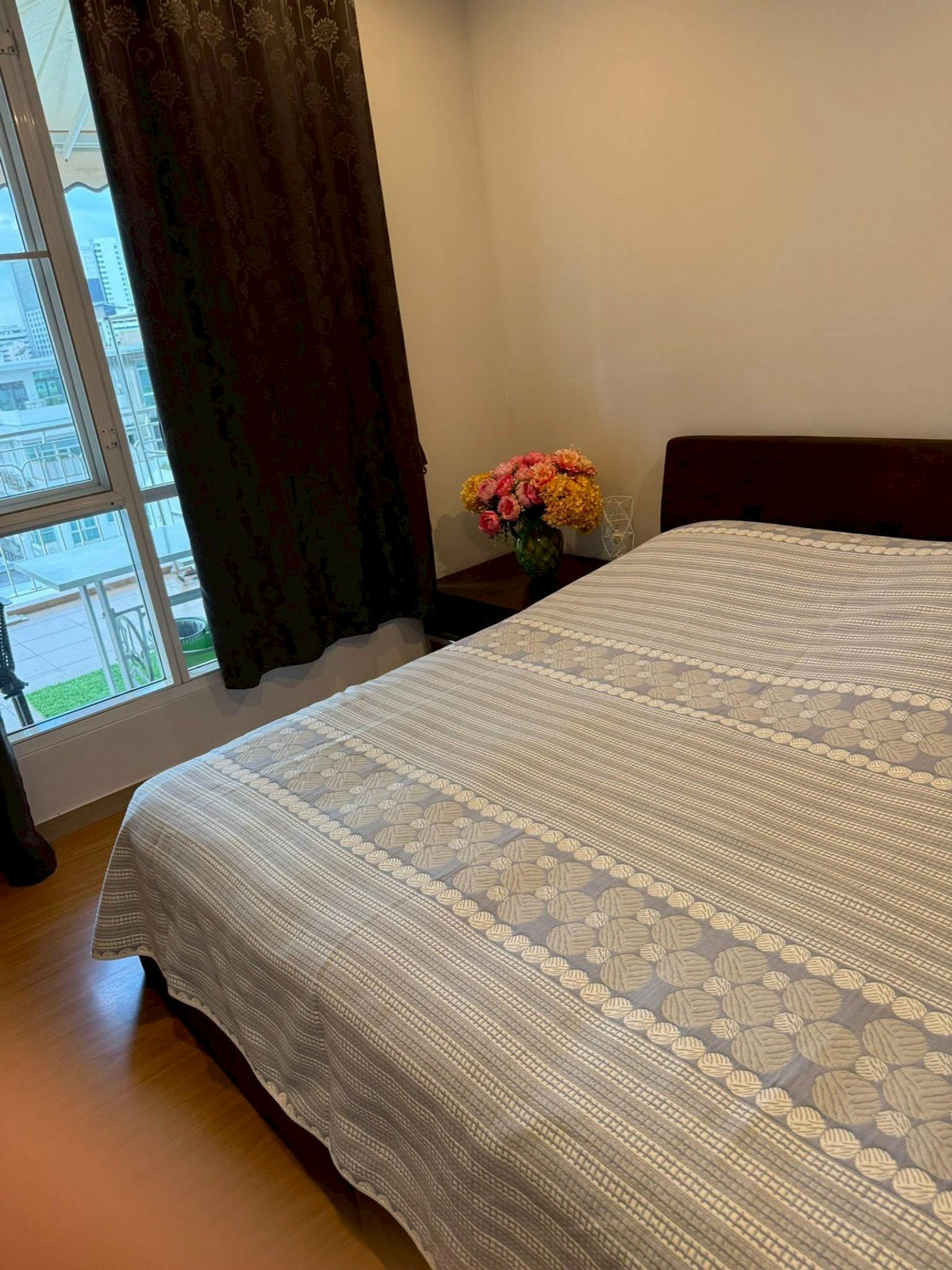 For RentCondoRatchathewi,Phayathai : The complete Ratchaprarop, 1 bedroom, 1 bathroom, 52 sq m, floor 8th ★. Near BTS Victory Monument, near Siam Paragon, Central World, King Power.