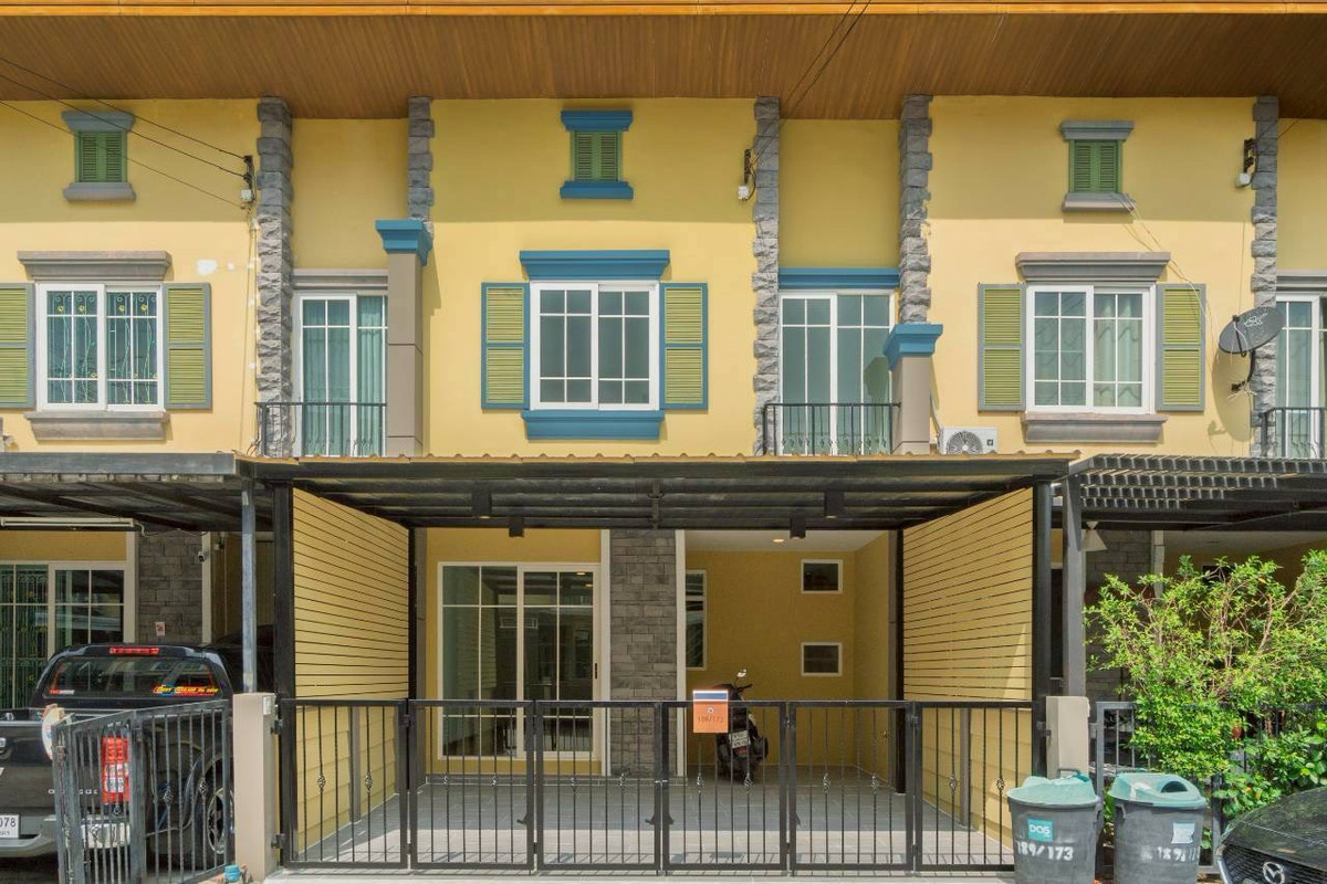 For SaleTownhomePattanakan, Srinakarin : Golden Town 2 On Nut–Pattanakarn Selling for only 3.29 million baht | Whole house renovated Ready to move in immediately.