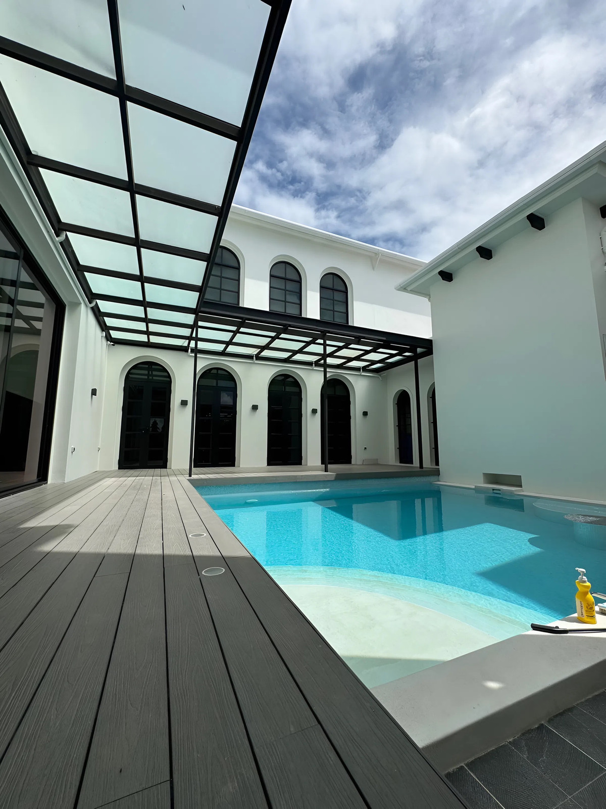 ขายบ้านพัทยา บางแสน ชลบุรี สัตหีบ : ขายคฤหาสน์หรู Mediterranean 6 ไร่ ใกล้พัทยา พัฒนาต่อได้ | ที่สุดแห่งความเป็นส่วนตัว 1,600 ตร.ม. พร้อมสระ Courtyard (เน้นครบ จบในบรรทัดเดียว)