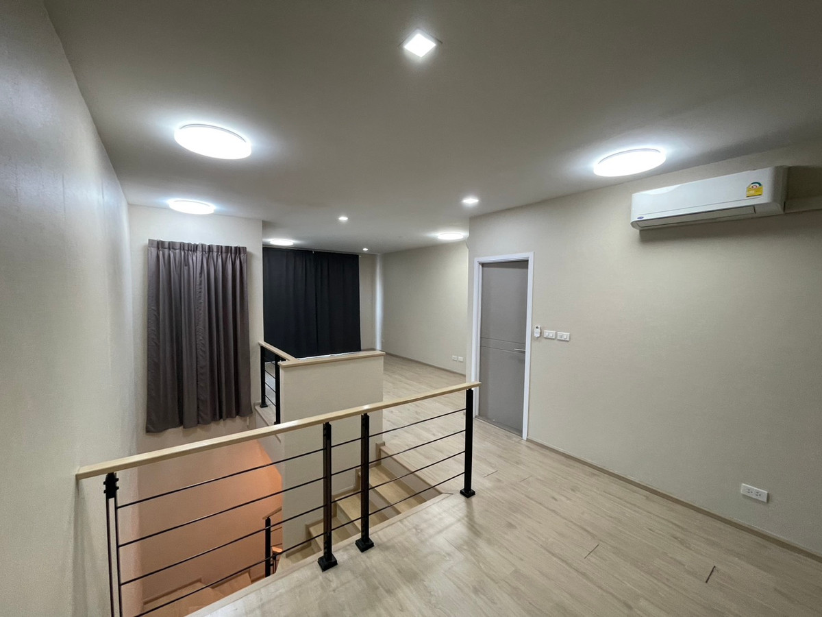 ให้เช่าทาวน์โฮมพัฒนาการ ศรีนครินทร์ : ให้เช่าอาร์เด้น พัฒนาการ ทาวน์โฮม  ติดถนนใหญ่ ต้นโครงการ เดินทางสะดวก ใกล้ BTS อ่อนนุช ใกล้ทางด่วนพัฒนาการ