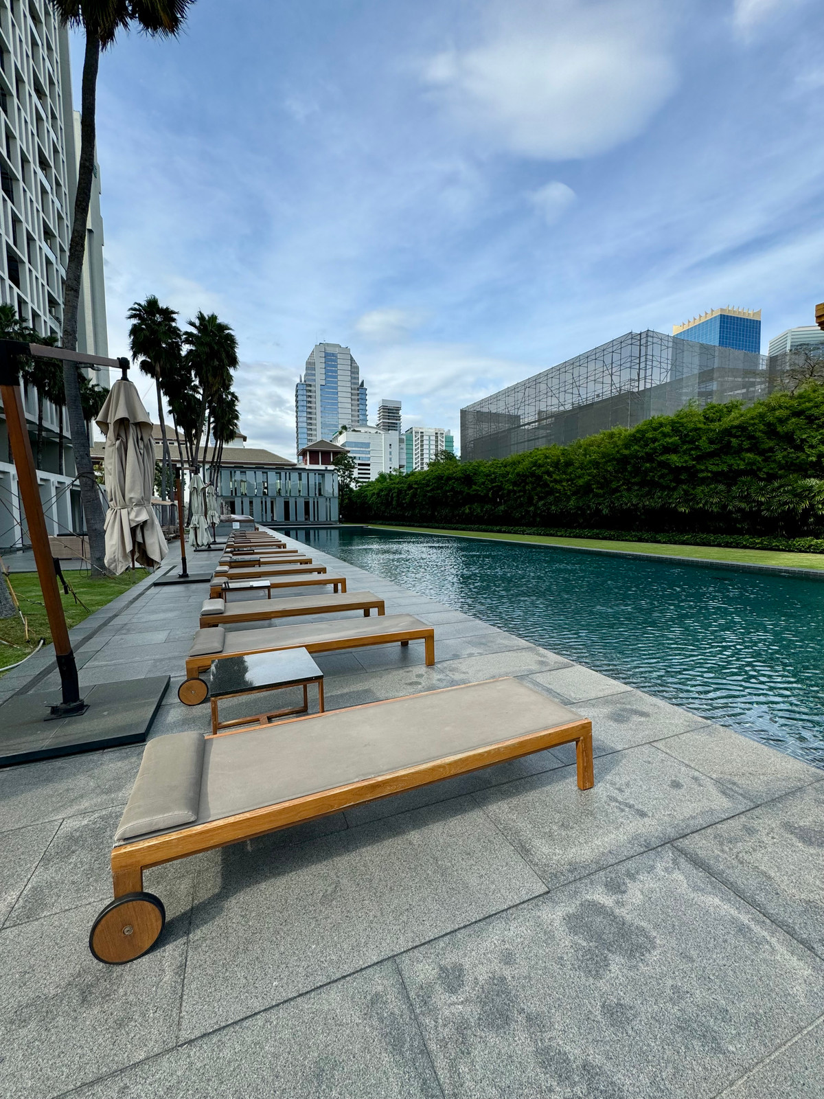 ขายคอนโดสาทร นราธิวาส : ราคาสุดพิเศษ‼️คอนโดหรูบรรยากาศ resort เพียง 1 กม.จาก One Bangkok & MRT📍The Sukhothai Residence สภาพดีมาก วิว One Bangkok 