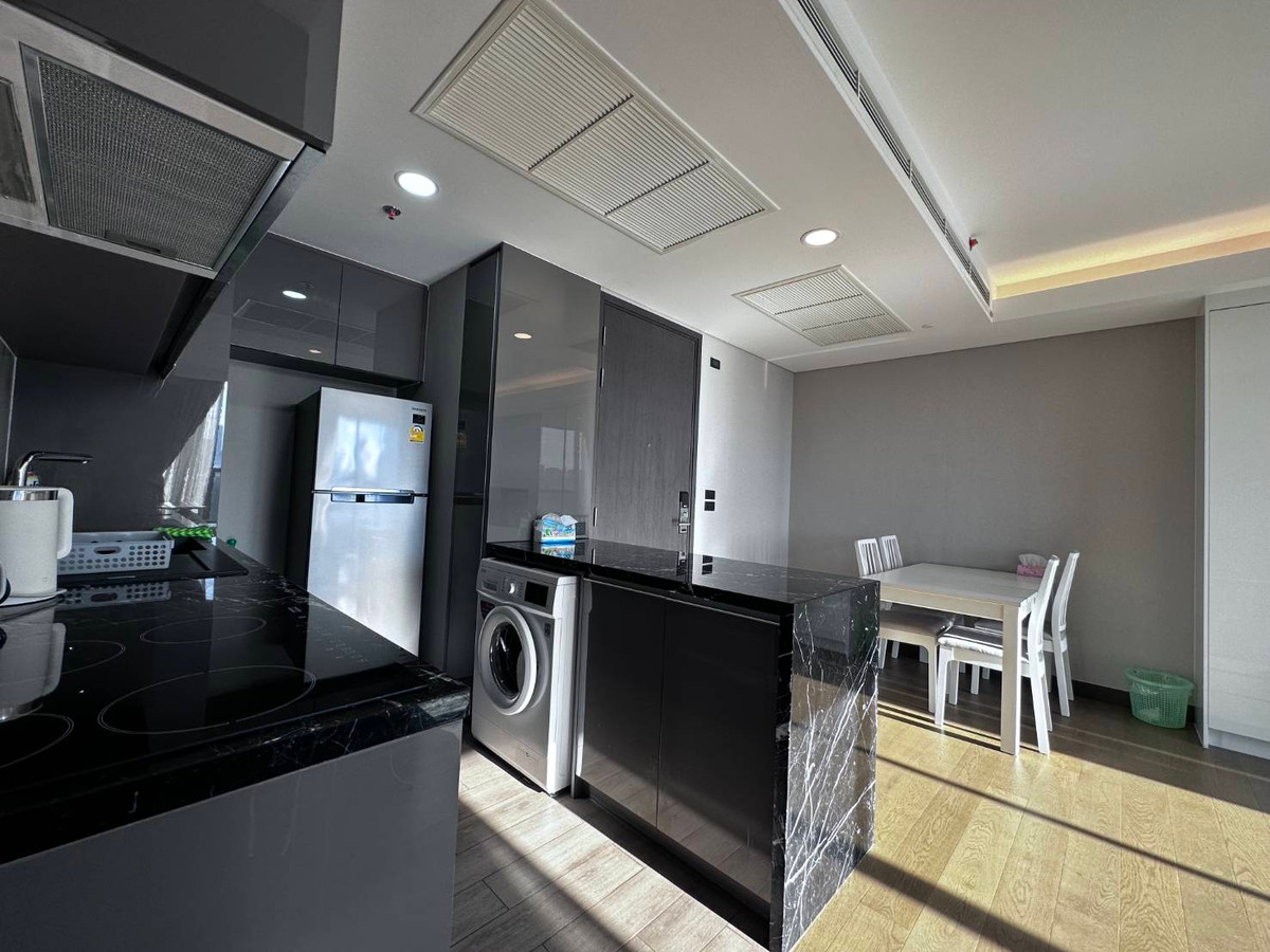 For RentCondoKhlongtoei, Kluaynamthai : Condo for rent, Siamese Exclusive Queens, fully furnished condo, ready to move in, close to MRT Queen Sirikit National Convention Center, only 50 meters!!