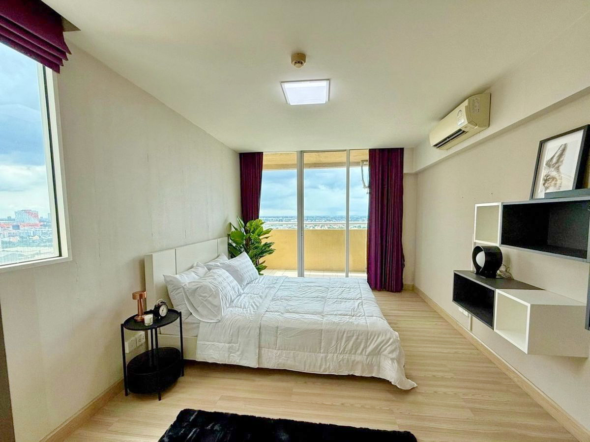 For RentCondoChaengwatana, Muangthong : Condo for rent in the heart of Thong Thani city, 2 bedrooms.