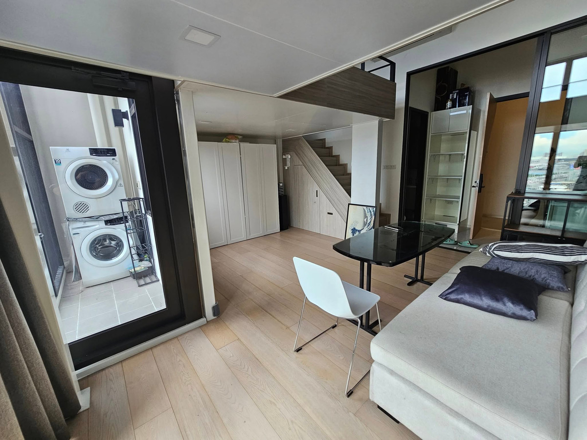 คอนโดพระราม 9 เพชรบุรีตัดใหม่ RCA : คอนโด Chewathai Residence Asoke เดินทางสะดวก ใกล้รถไฟฟ้าบีทีเอส มีรถรับส่ง ห้องสวย เฟอร์นิเจอร์ครบ พร้อมเช่าและขาย!!