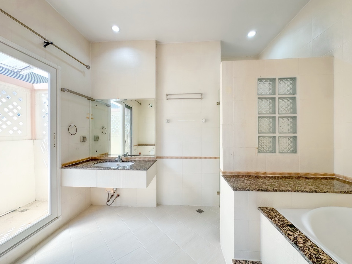 For SaleHouseNawamin, Ramindra : “Unlock a luxurious life immediately! Masterpiece mansion 108 sq m. Excellent condition, ready to move in, no need to wait to build. Ekkamai-Ramindra location