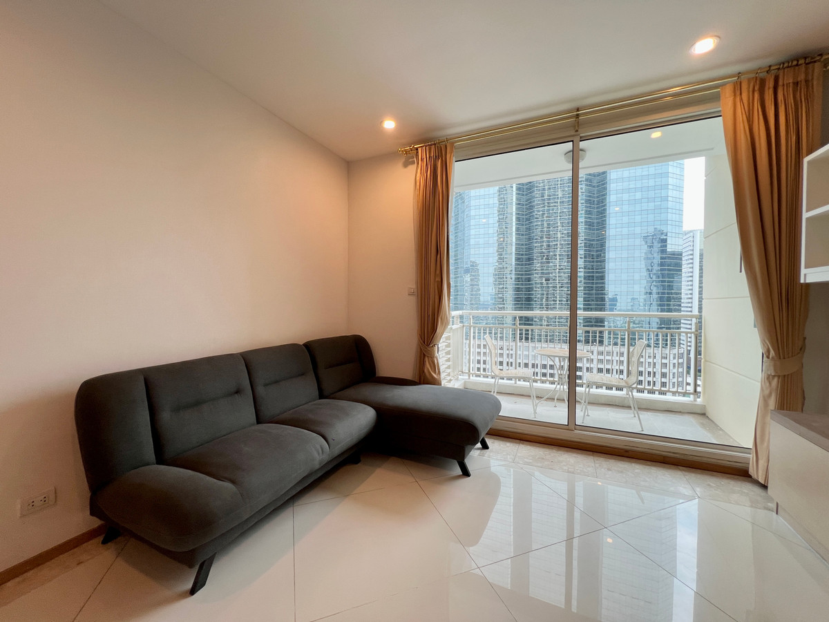 For RentCondoSathorn, Narathiwat : ( UL2511141) Tel/Line 096-2479369 ,  FOR RENT THE EMPIRE PLACE, 1 bedroom 1 bathroom 65 Sq.M. Ready to move in✨