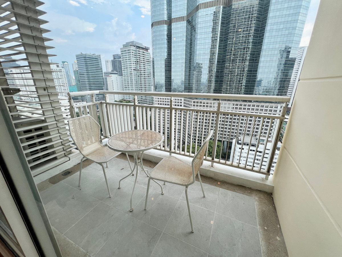 For RentCondoSathorn, Narathiwat : ( UL2511141) Tel/Line 096-2479369 ,  FOR RENT THE EMPIRE PLACE, 1 bedroom 1 bathroom 65 Sq.M. Ready to move in✨