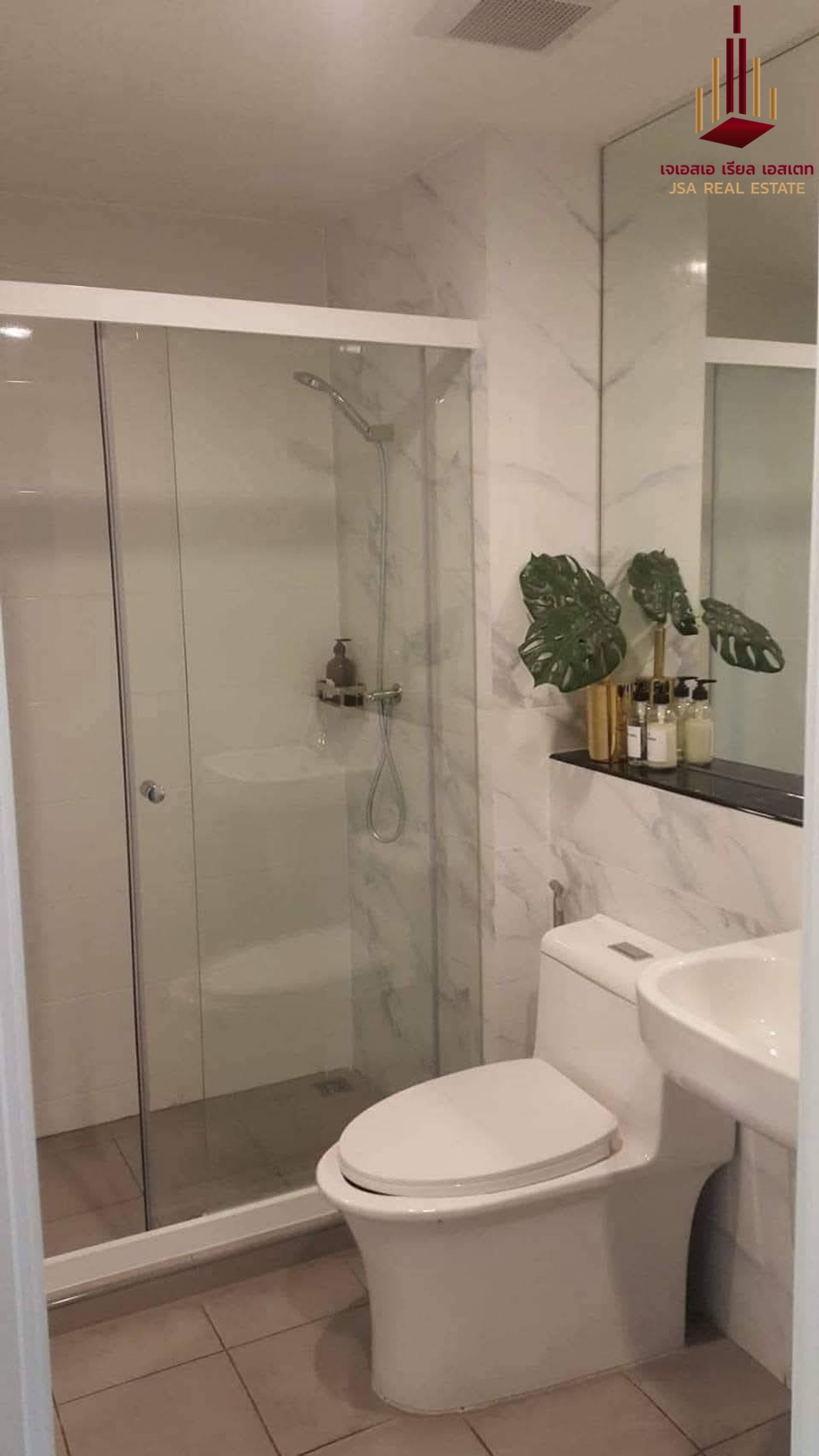 For RentCondoVipawadee, Don Mueang, Lak Si : ✨ For Rent: Reach PhahonYothin 52 Condo ✨ 💰 Only 10,000 THB/month