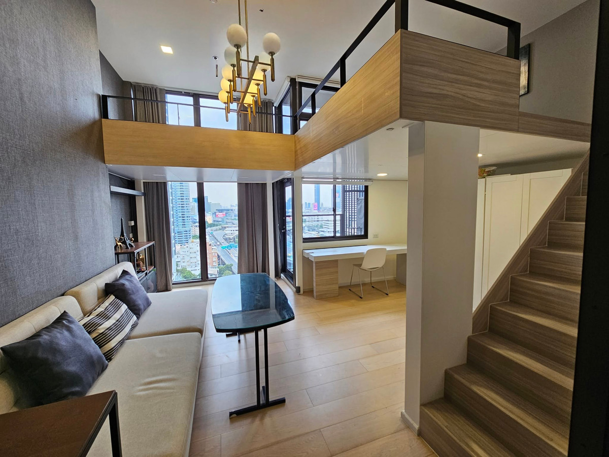 คอนโดพระราม 9 เพชรบุรีตัดใหม่ RCA : คอนโด Chewathai Residence Asoke เดินทางสะดวก ใกล้รถไฟฟ้าบีทีเอส มีรถรับส่ง ห้องสวย เฟอร์นิเจอร์ครบ พร้อมเช่าและขาย!!