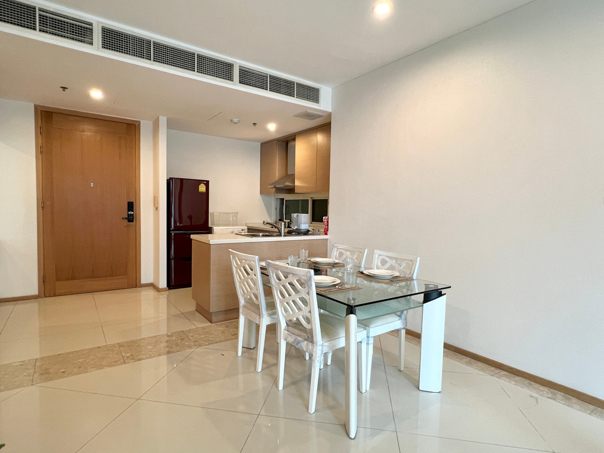 For RentCondoSathorn, Narathiwat : ( UL2511141) Tel/Line 096-2479369 ,  FOR RENT THE EMPIRE PLACE, 1 bedroom 1 bathroom 65 Sq.M. Ready to move in✨