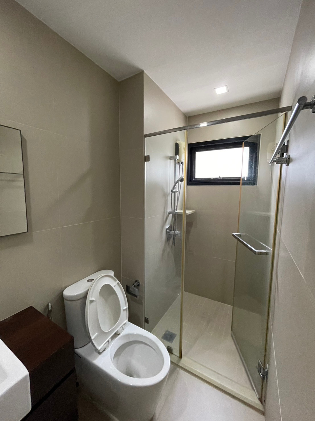 ให้เช่าทาวน์โฮมพัฒนาการ ศรีนครินทร์ : ให้เช่าอาร์เด้น พัฒนาการ ทาวน์โฮม  ติดถนนใหญ่ ต้นโครงการ เดินทางสะดวก ใกล้ BTS อ่อนนุช ใกล้ทางด่วนพัฒนาการ