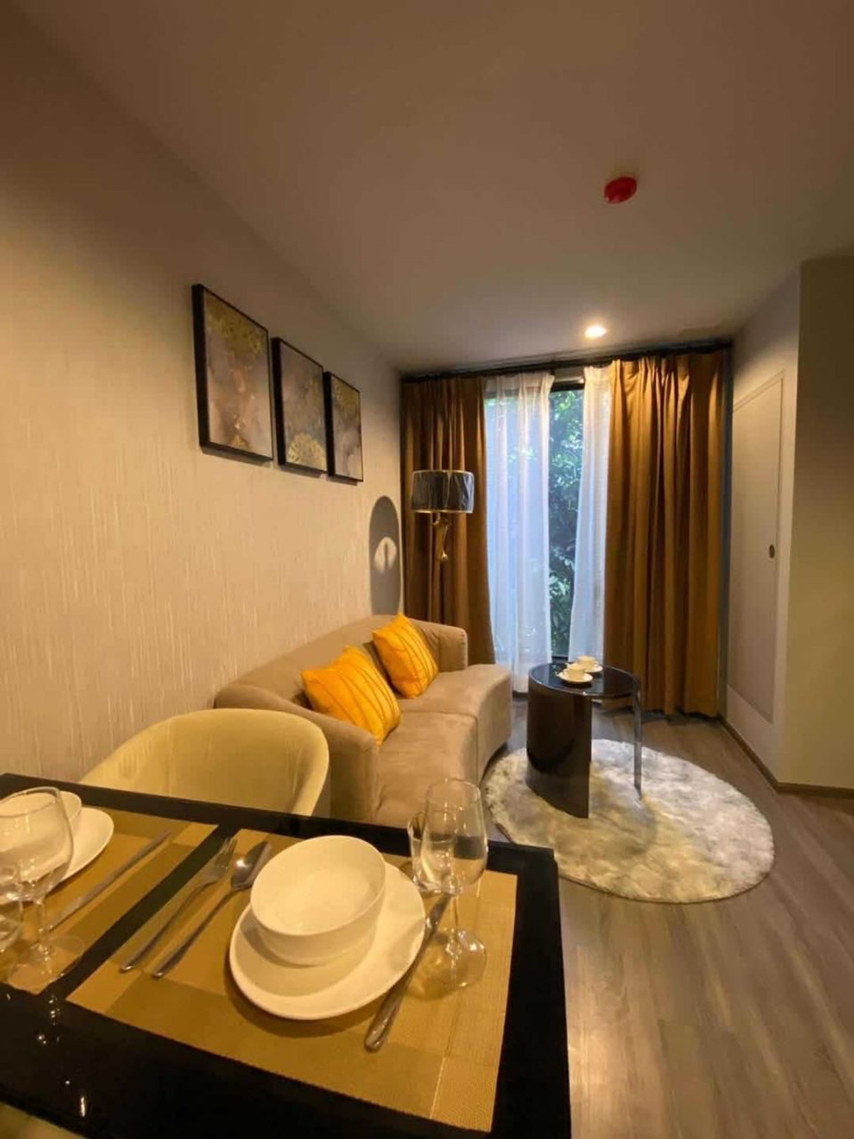 ให้เช่าคอนโดสุขุมวิท อโศก ทองหล่อ : 🏷️ [For Rent] Ideo Mobi Sukhumvit 40 | 1 Bed | 35 sq.m. | Floor 2 | Near BTS Ekkamai | 22,000 THB/month | LINE: @323gqmho | Ref: T2054