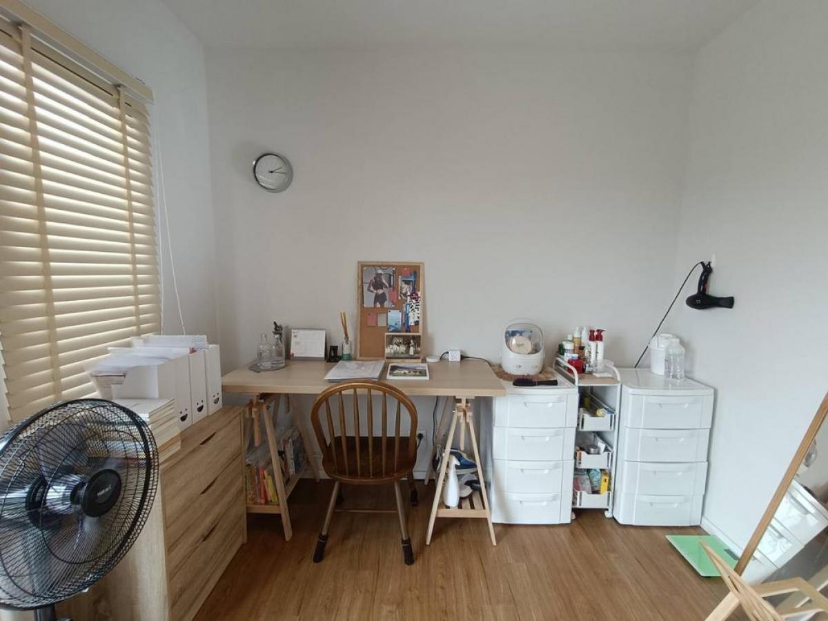 For SaleTownhomeRama5, Ratchapruek, Bangkruai : For sale/rent Baan Klang Muang Ratchaphruek-Sathorn Good house position In front of the house, dont hit anyone. There is an island in the middle of the alley. Eliminate parking problems You can turn the car around inside the alley. The back of the house i