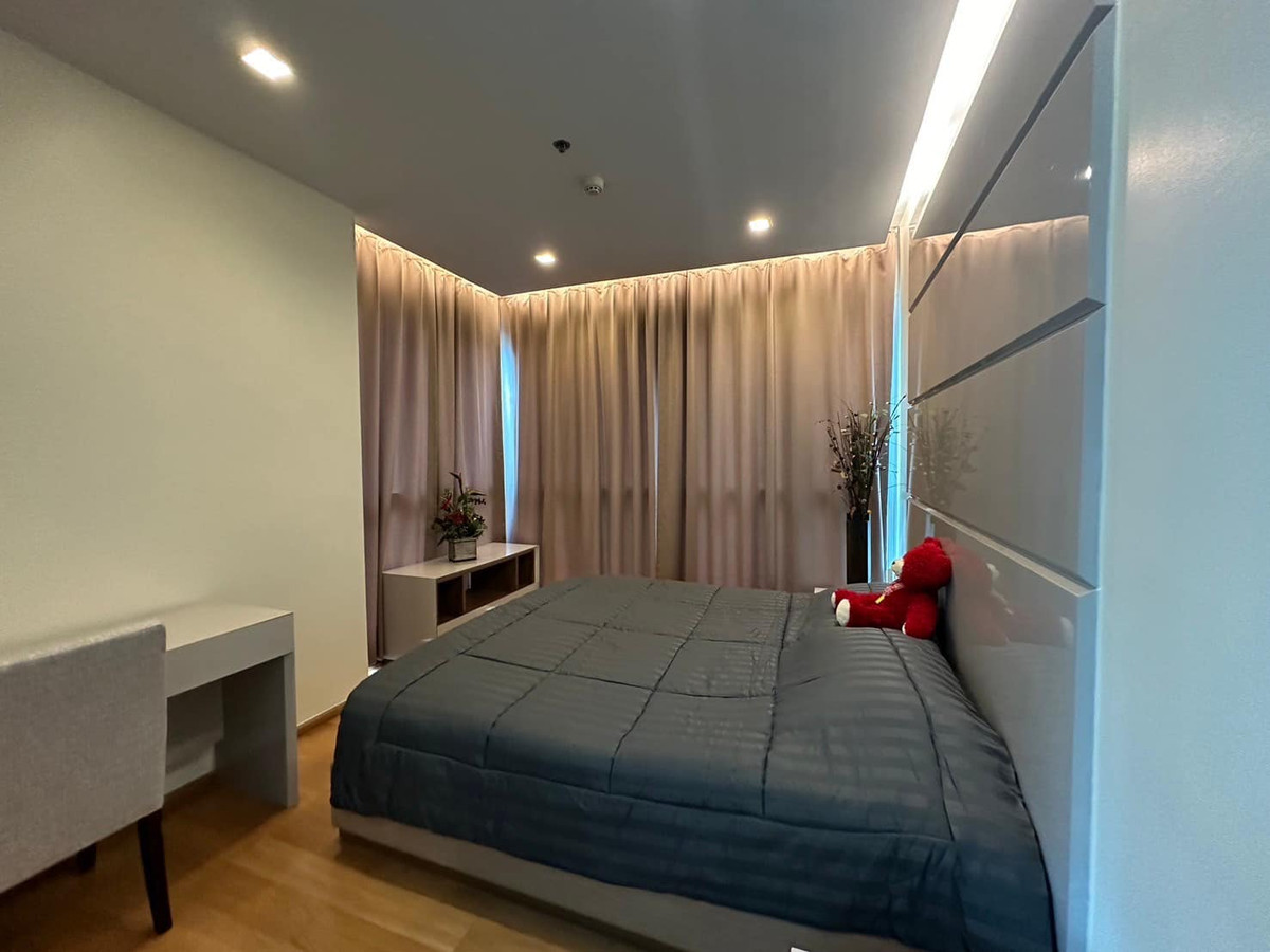 For SaleCondoRama9, Petchburi, RCA : For Sale 2 bedrooms 2 bathrooms. Comfortable for the whole family. Near leading schools, Convenient both MRT Phetchaburi and close to the expressway. Location in the heart of the city, at a price of less than 140,000/sq.m.