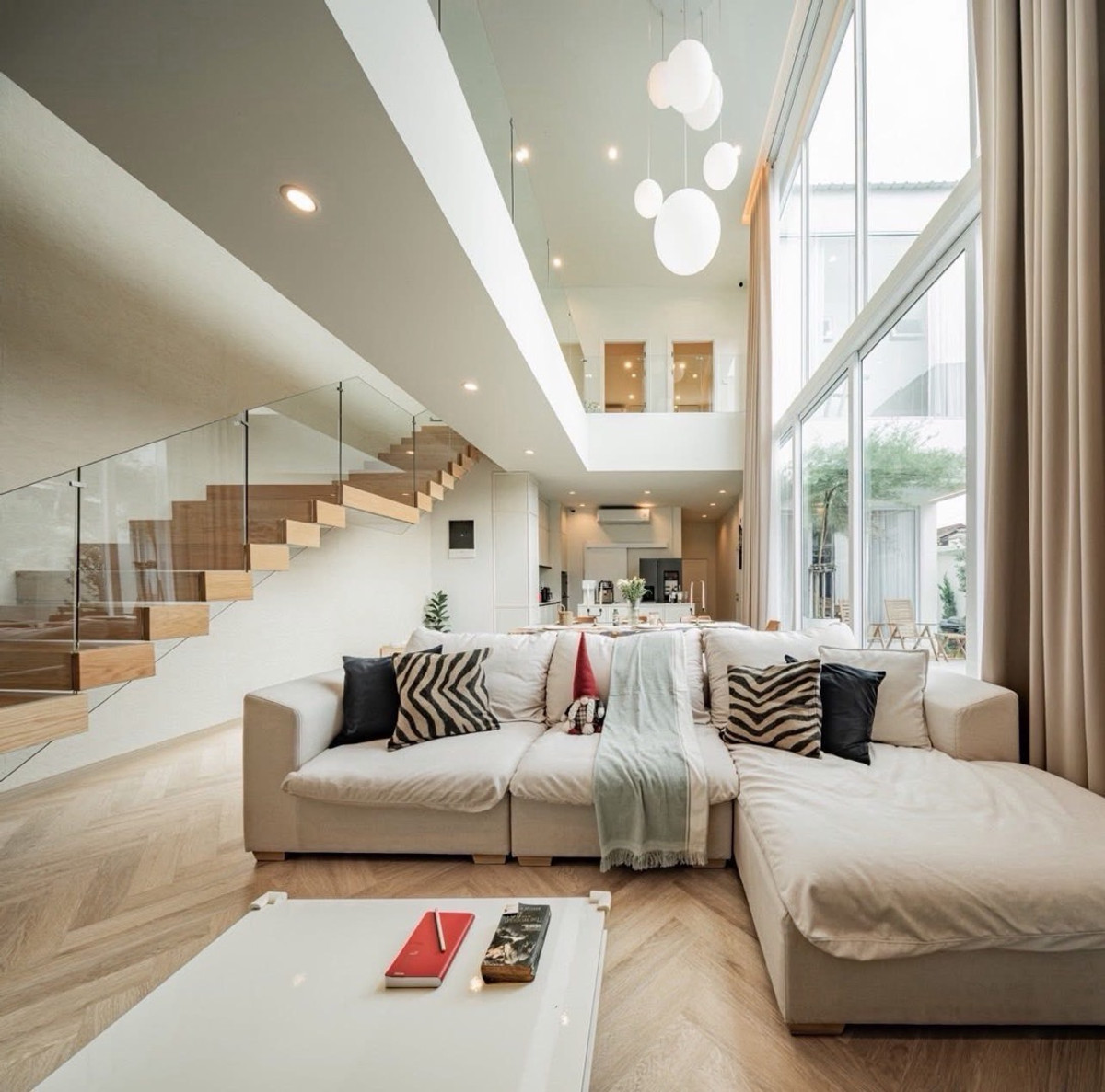 ขายบ้านลาดพร้าว เซ็นทรัลลาดพร้าว : Pool Villa หรูสร้างเอง ลาดพร้าว 64 ที่ดิน 100 ตร.วา พื้นที่ใข้สอย 440 ตร.ม. 📲 𝟎𝟔𝟒-𝟕𝟗𝟒𝟒𝟐𝟔𝟑(คุณน้ำ) 