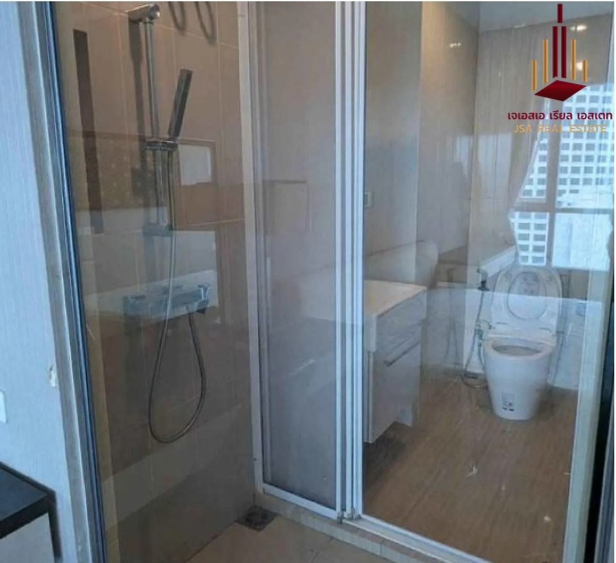 For RentCondoRatchadapisek, Huaikwang, Suttisan : ✨ For Rent: Life Ratchadapisek Condo ✨ 💰 Only 30,000 THB/month