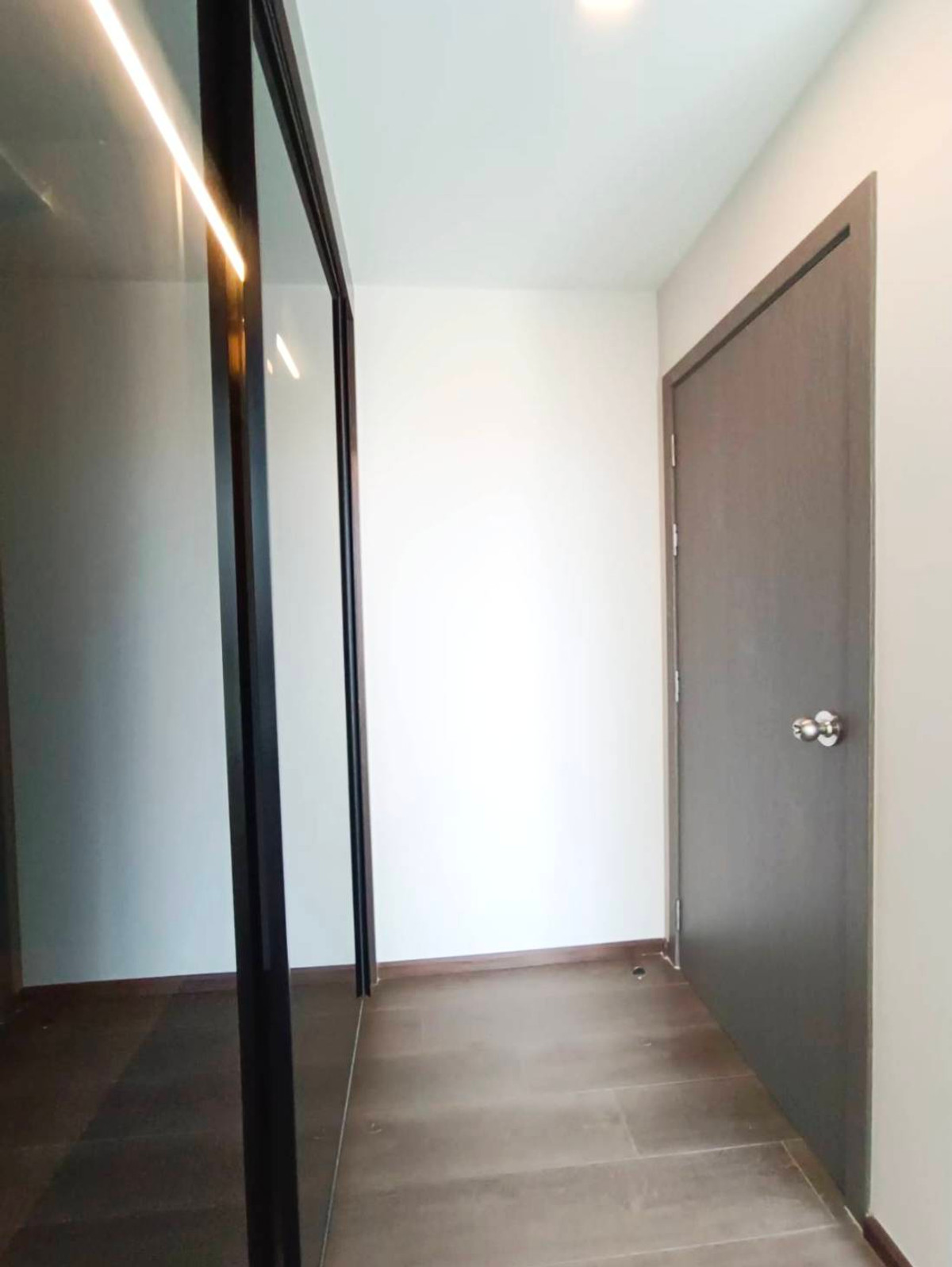 For RentCondoRama9, Petchburi, RCA : Condo for rent, The Remarkable, large room, 55 sq m, fully furnished, ready to move in, close to Bangkok Hospital only 100 m.