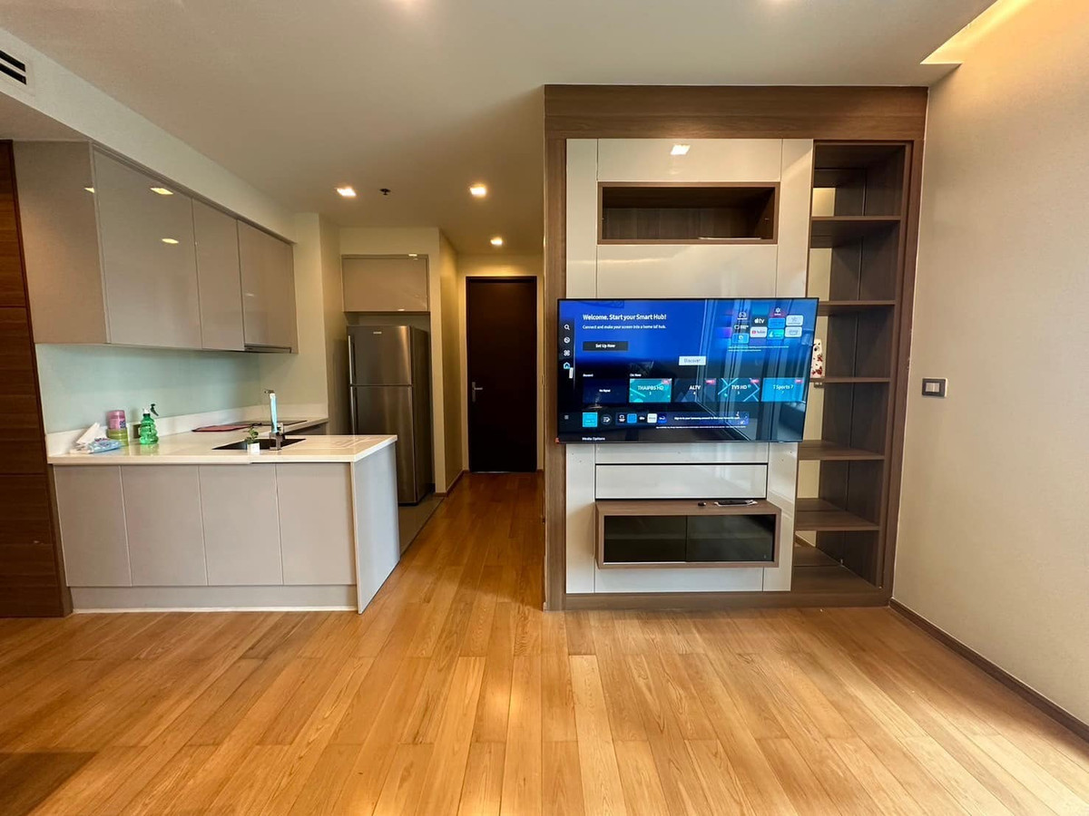 For SaleCondoRama9, Petchburi, RCA : For Sale 2 bedrooms 2 bathrooms. Comfortable for the whole family. Near leading schools, Convenient both MRT Phetchaburi and close to the expressway. Location in the heart of the city, at a price of less than 140,000/sq.m.