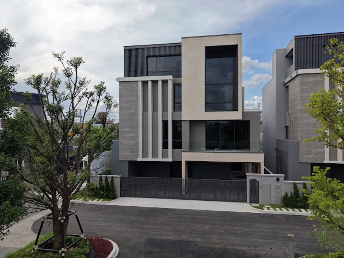 For SaleHouseKaset Nawamin,Ladplakao : 🏛️BEON Kaset-Nawamin✨ 3-story detached house, size 635 sq m, 87 sq m, 5 bedrooms, 6 bathrooms, 4 parking spaces, starting at 44.3 MB. Contact to make an appointment to view Tel.0922635410 (Earth)