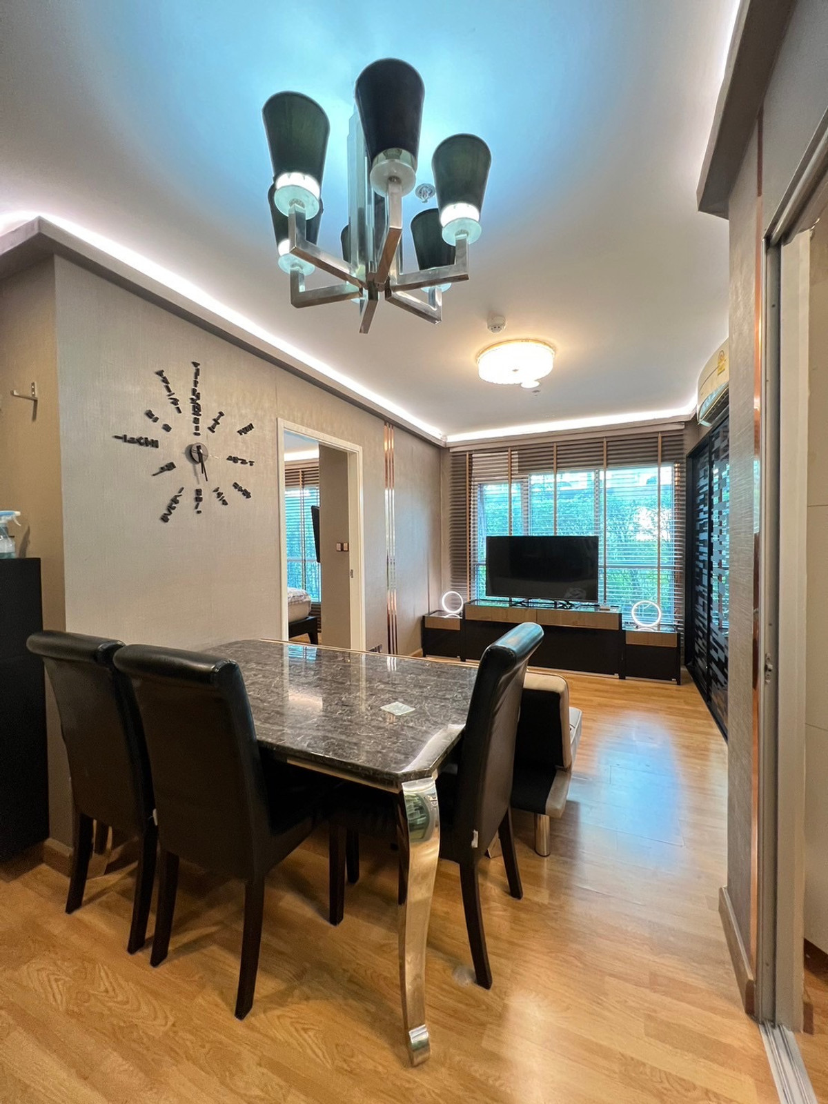 CondoKhlongtoei, Kluaynamthai : P-2864 For rent/sale Aspire Rama 4, high floor room, ready to move in, near BTS Phra Khanong and Ekkamai.