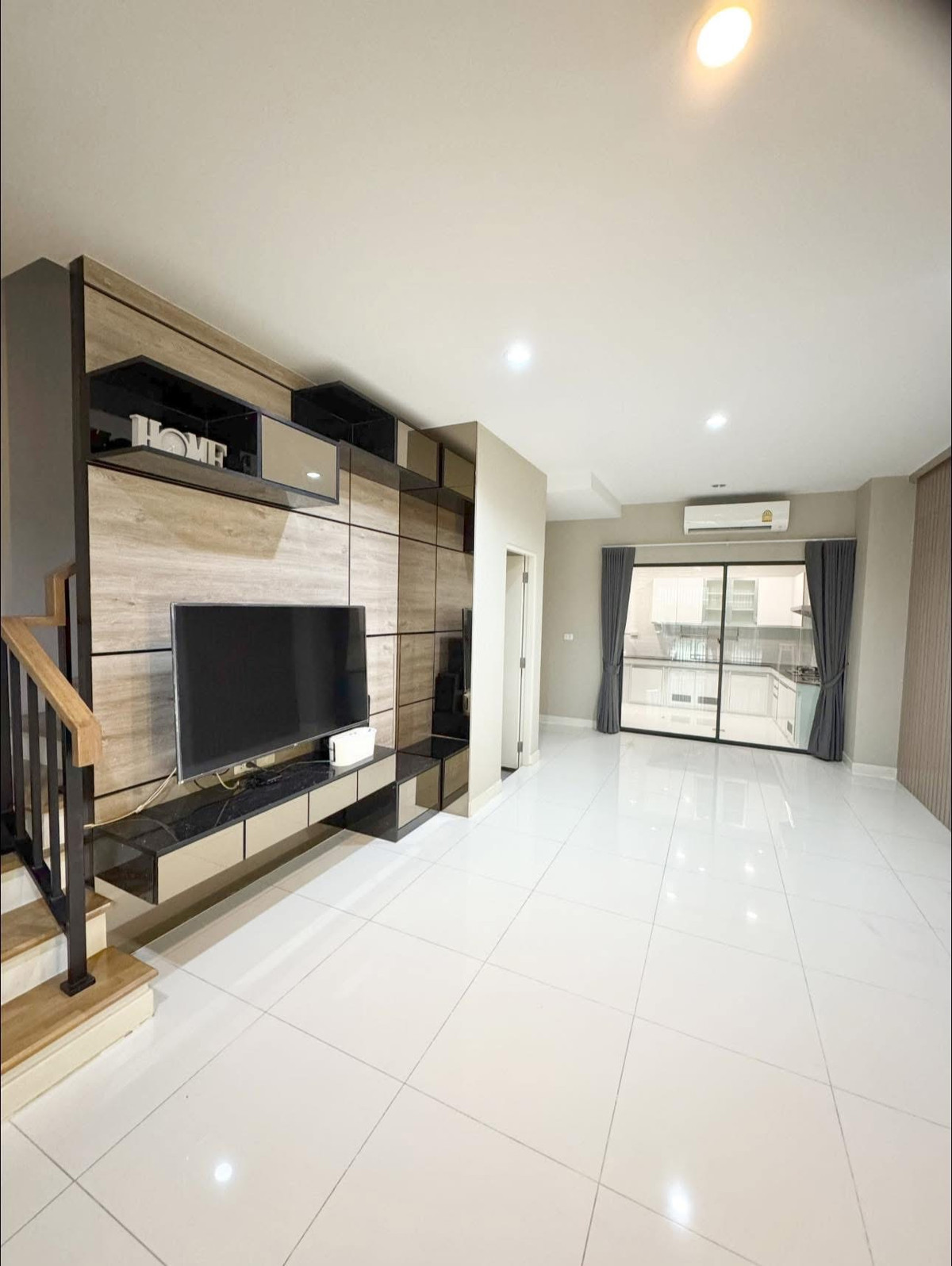 For RentTownhomeSeri Thai, Ramkhamhaeng Nida : Townhome for rent Baan Klang Muang Lat Phrao-Serithai 52, new condition, near Fashion Island.