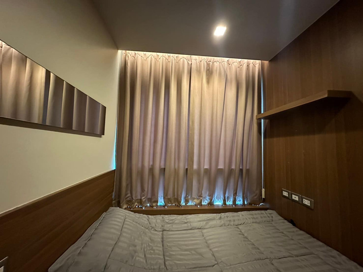 For SaleCondoRama9, Petchburi, RCA : For Sale 2 bedrooms 2 bathrooms. Comfortable for the whole family. Near leading schools, Convenient both MRT Phetchaburi and close to the expressway. Location in the heart of the city, at a price of less than 140,000/sq.m.