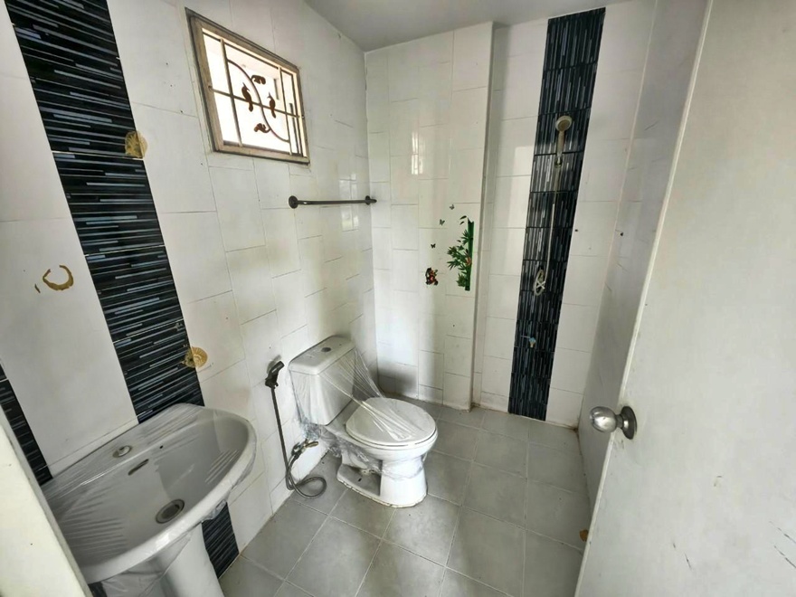 For SaleTownhomeSriracha Laem Chabang Ban Bueng : 🔥Urgent bank assets🔥 Selling The Next Townhome, Sriracha District, Chonburi Province