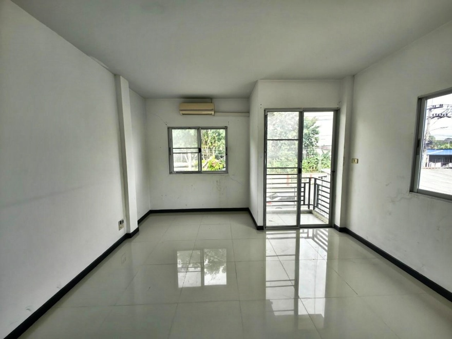 For SaleTownhomeSriracha Laem Chabang Ban Bueng : 🔥Urgent bank assets🔥 Selling The Next Townhome, Sriracha District, Chonburi Province
