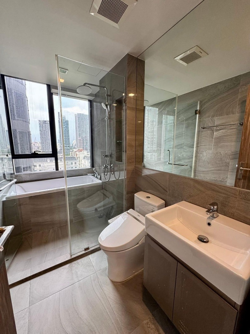 For RentCondoSukhumvit, Asoke, Thonglor : 🔥Urgent Rental🔥 Ideo Q Sukhumvit 36: Spacious, beautifully decorated, fully furnished, ready to move in, near BTS Thonglor.