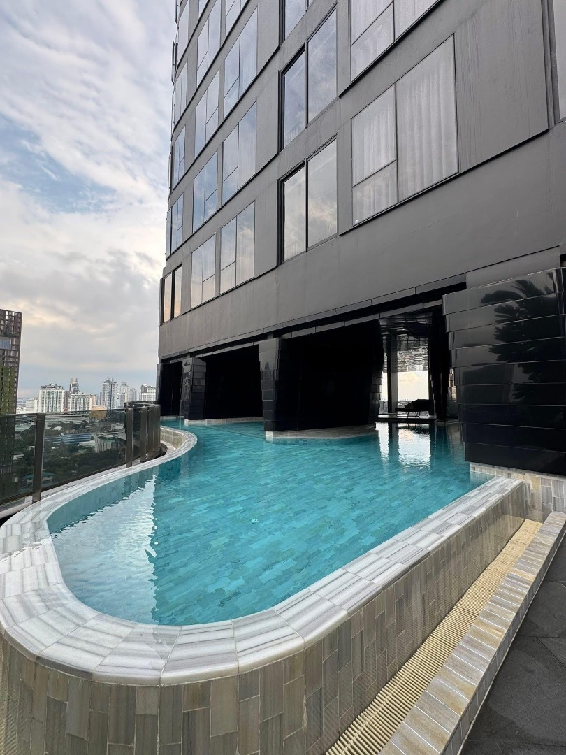 For RentCondoSukhumvit, Asoke, Thonglor : 🔥Urgent Rental🔥 Ideo Q Sukhumvit 36: Spacious, beautifully decorated, fully furnished, ready to move in, near BTS Thonglor.